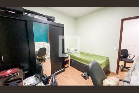 Casa à venda com 174m², 4 quartos e 2 vagas Casa à venda com 174m², 4 quartos e 2 vagasQuarto 1