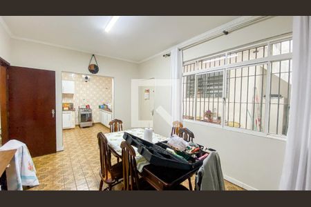 Casa à venda com 174m², 4 quartos e 2 vagas Casa à venda com 174m², 4 quartos e 2 vagasCozinha