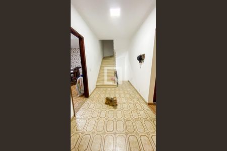 Casa à venda com 174m², 4 quartos e 2 vagas Casa à venda com 174m², 4 quartos e 2 vagasCorredor