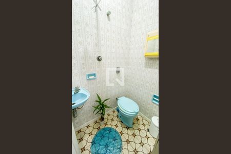 Casa à venda com 174m², 4 quartos e 2 vagas Casa à venda com 174m², 4 quartos e 2 vagasBanheiro - Área de Serviço