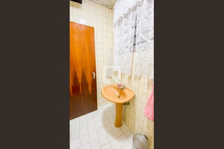 Casa à venda com 174m², 4 quartos e 2 vagas Casa à venda com 174m², 4 quartos e 2 vagasLavabo