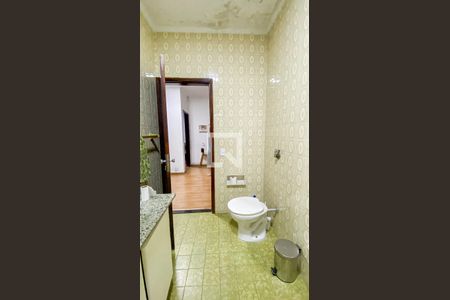 Casa à venda com 174m², 4 quartos e 2 vagas Casa à venda com 174m², 4 quartos e 2 vagasBanheiro