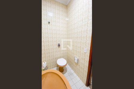 Casa à venda com 174m², 4 quartos e 2 vagas Casa à venda com 174m², 4 quartos e 2 vagasLavabo