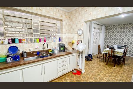 Casa à venda com 174m², 4 quartos e 2 vagas Casa à venda com 174m², 4 quartos e 2 vagasCozinha