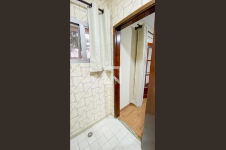 Casa à venda com 174m², 4 quartos e 2 vagas Casa à venda com 174m², 4 quartos e 2 vagasBanheiro da Suíte