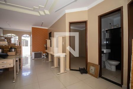 Sala de casa para alugar com 5 quartos, 140m² em Qnl 8, Brasília