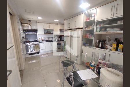 Cozinha de apartamento à venda com 3 quartos, 126m² em Vila Romana, São Paulo
