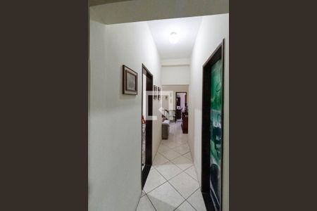 Casa à venda com 304m², 4 quartos e 1 vagaCorredor