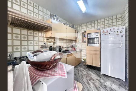 Apartamento à venda com 180m², 4 quartos e 2 vagasCozinha