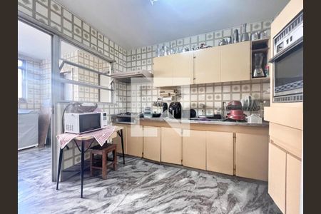 Apartamento à venda com 180m², 4 quartos e 2 vagasCozinha