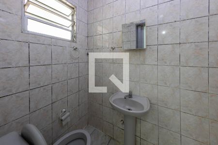 Banheiro de casa para alugar com 1 quarto, 70m² em Vila Ema, São Paulo