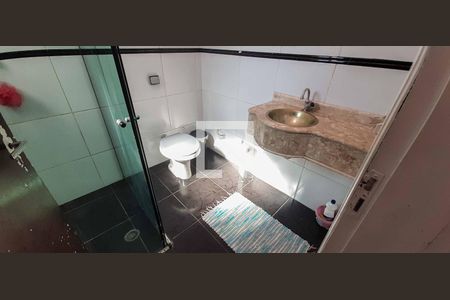 Casa para alugar com 380m², 3 quartos e 6 vagas Casa para alugar com 380m², 3 quartos e 6 vagasBanheiro da Suíte - Casa 1