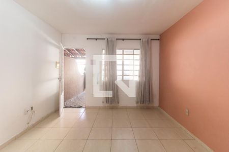 Sala de casa de condomínio para alugar com 2 quartos, 59m² em Jardim Bela Vista, Mogi das Cruzes