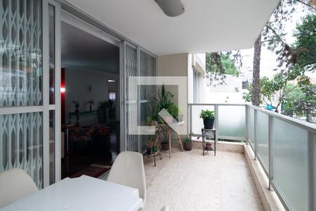Apartamento à venda com 246m², 3 quartos e 3 vagasVaranda