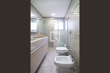 Apartamento à venda com 246m², 3 quartos e 3 vagasBanheiro 2