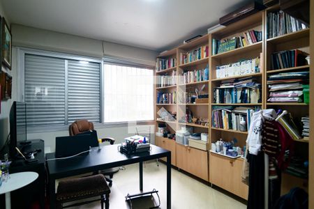 Apartamento à venda com 246m², 3 quartos e 3 vagasQuarto 2