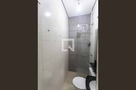 Banheiro Social de kitnet/studio para alugar com 1 quarto, 20m² em Santo Andre, Belo Horizonte