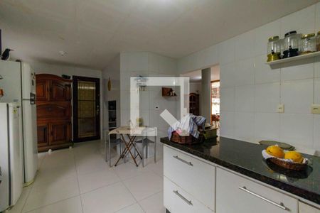 Casa de condomínio à venda com 360m², 4 quartos e 3 vagasCozinha