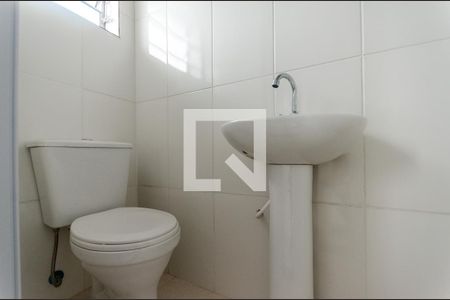 Banheiro de casa para alugar com 1 quarto, 20m² em Jardim Maristela, São Paulo