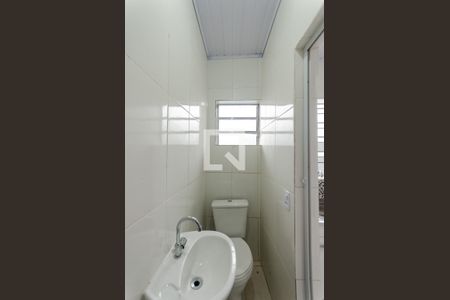 Banheiro de casa para alugar com 1 quarto, 20m² em Jardim Maristela, São Paulo