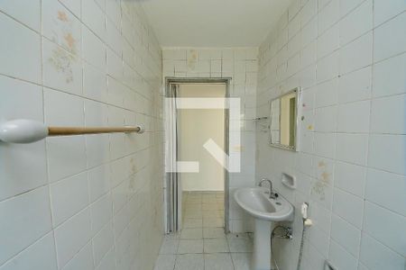 Banheiro de casa para alugar com 1 quarto, 50m² em Parque Sao Rafael, São Paulo