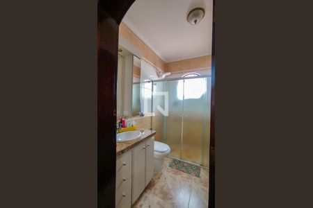 Casa à venda com 280m², 3 quartos e 5 vagasBanheiro da Suíte