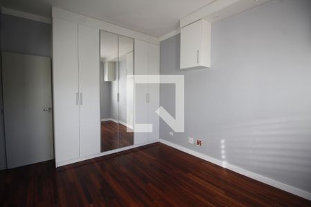 Casa à venda com 348m², 4 quartos e 2 vagasSuite