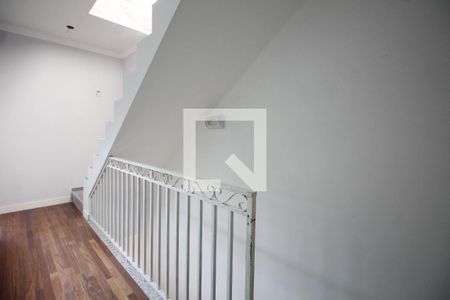 Casa à venda com 348m², 4 quartos e 2 vagasCorredor