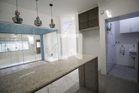 Casa à venda com 348m², 4 quartos e 2 vagasCozinha