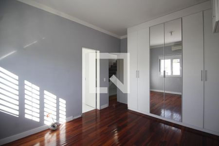 Casa à venda com 348m², 4 quartos e 2 vagasSuite