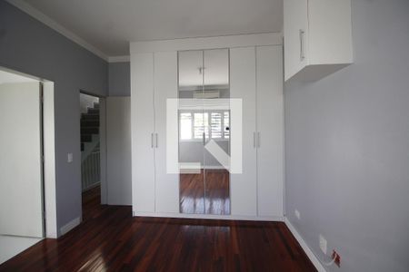 Casa à venda com 348m², 4 quartos e 2 vagasSuite