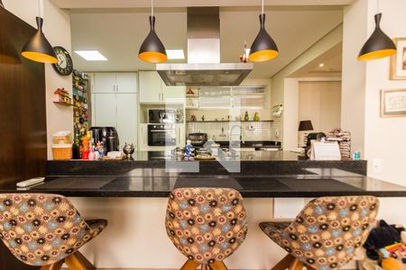 Sala de apartamento à venda com 3 quartos, 142m² em Jardim Europa, São Paulo