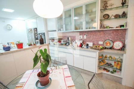 Apartamento à venda com 151m², 3 quartos e 2 vagasCopa