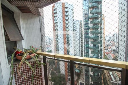 Apartamento à venda com 151m², 3 quartos e 2 vagasVaranda Quarto 2
