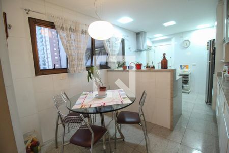 Apartamento à venda com 151m², 3 quartos e 2 vagasCopa