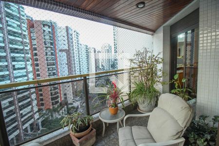 Varanda de apartamento à venda com 3 quartos, 151m² em Vila Regente Feijó, São Paulo