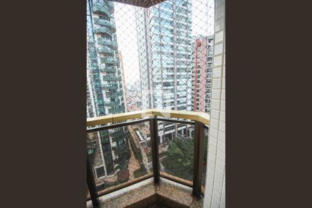 Apartamento à venda com 151m², 3 quartos e 2 vagasVaranda Quarto 2