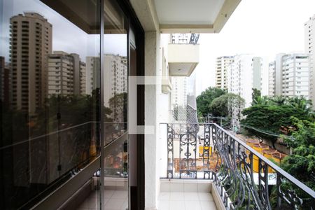 Varanda  de apartamento à venda com 3 quartos, 92m² em Moema, São Paulo