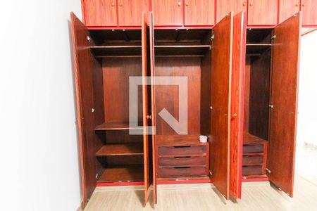 Quarto 2 de casa para alugar com 2 quartos, 110m² em Vila Regente Feijó, São Paulo