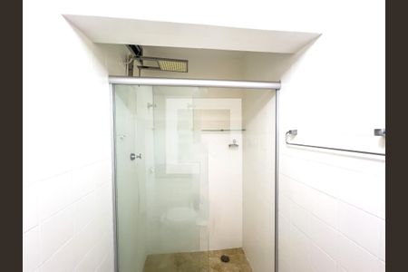 Banheiro, box e chuveiro  de apartamento para alugar com 1 quarto, 45m² em Moema, São Paulo