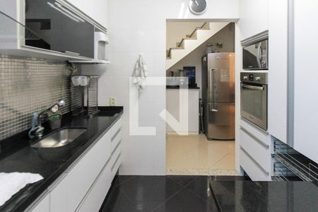 Casa de condomínio à venda com 170m², 3 quartos e 2 vagasCozinha