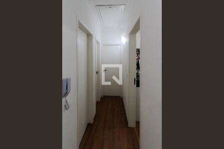 Casa de condomínio à venda com 170m², 3 quartos e 2 vagasCorredor