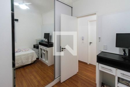Casa de condomínio à venda com 170m², 3 quartos e 2 vagasQuarto