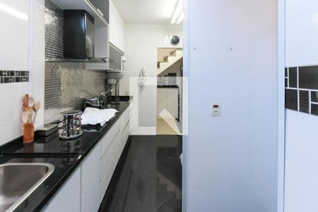 Casa de condomínio à venda com 170m², 3 quartos e 2 vagasÁrea de Serviço