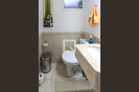 Casa de condomínio à venda com 170m², 3 quartos e 2 vagasLavabo