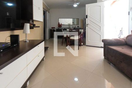 Sala de casa de condomínio à venda com 3 quartos, 170m² em Vila Lucia, São Paulo
