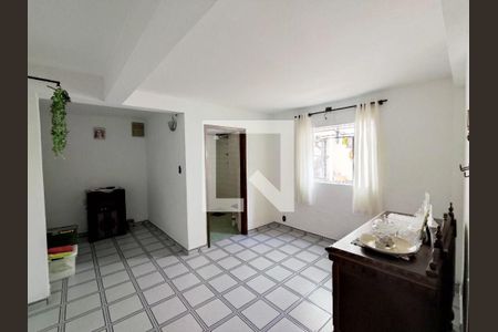 Casa à venda com 3 quartos, 200m² em Vila Butantã, São Paulo