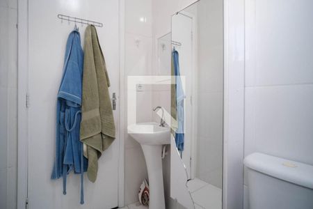 Casa de condomínio à venda com 98m², 3 quartos e 2 vagasBanheiro 