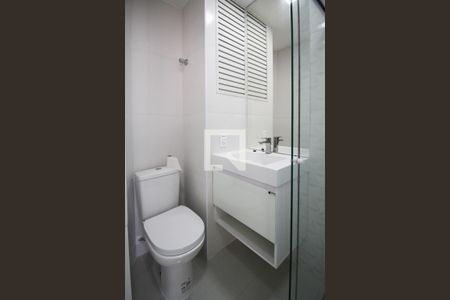 Banheiro da Suíte  de apartamento para alugar com 3 quartos, 104m² em Moema, São Paulo