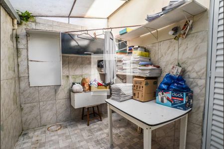 Casa de condomínio à venda com 84m², 2 quartos e 1 vagaQuintal